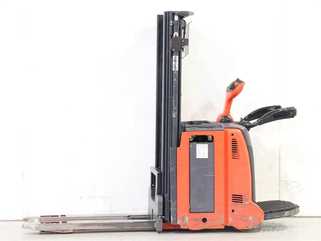 Linde D12AP/133 Gyalogkíséretű targonca