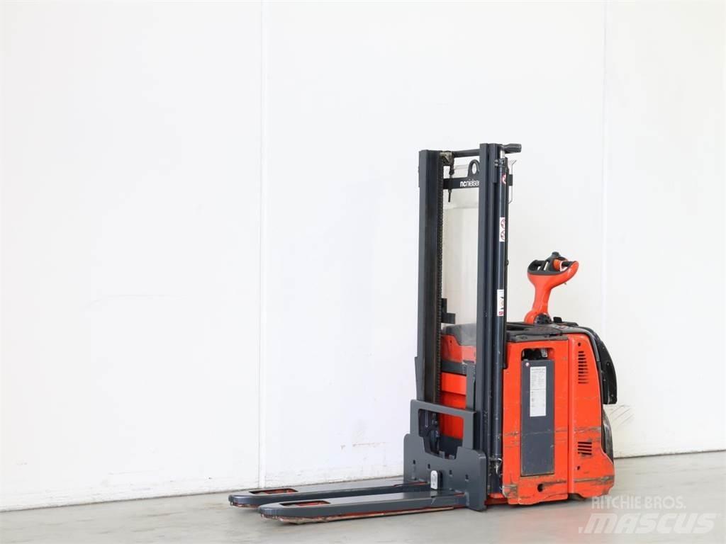 Linde D12AP/133 Gyalogkíséretű targonca