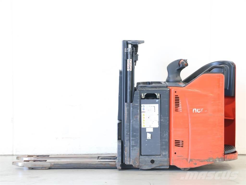 Linde D12SP/133-01 Gyalogkíséretű targonca