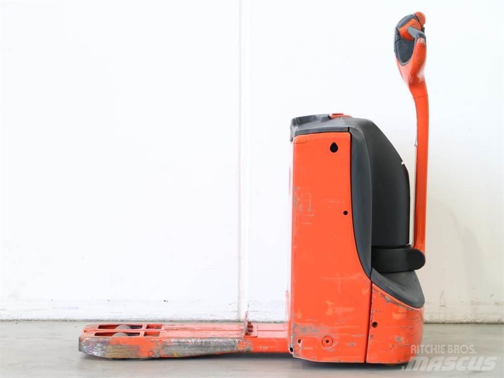Linde T16/1152 Gyalogkíséretű targonca