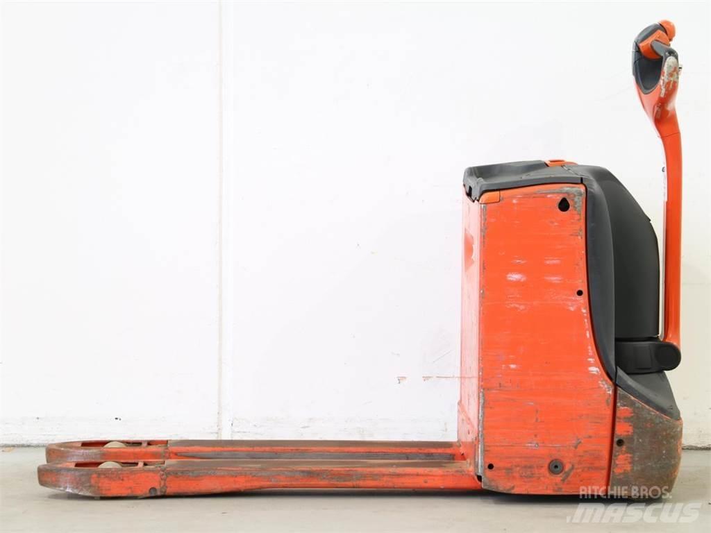 Linde T16/1152 Gyalogkíséretű targonca