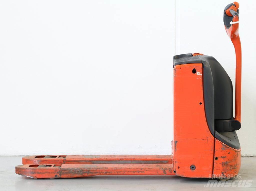Linde T16/1152 Gyalogkíséretű targonca
