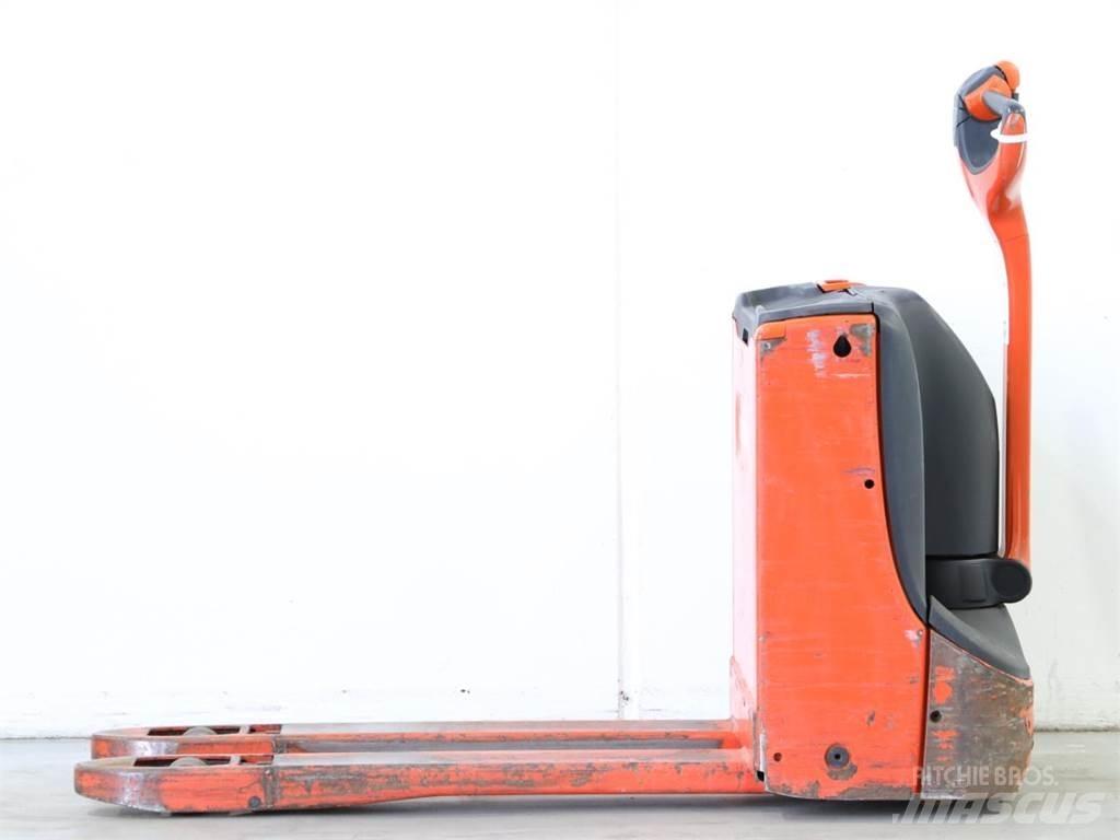 Linde T16/1152 Gyalogkíséretű targonca