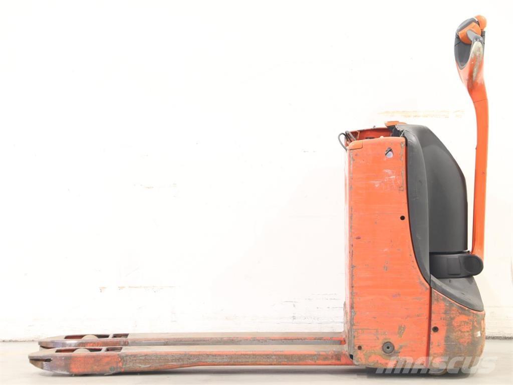 Linde T16/1152 Gyalogkíséretű targonca