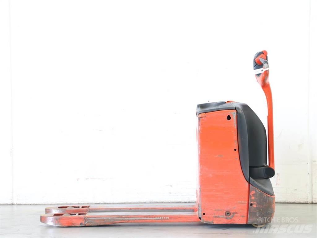 Linde T16/1152-00 Gyalogkíséretű targonca