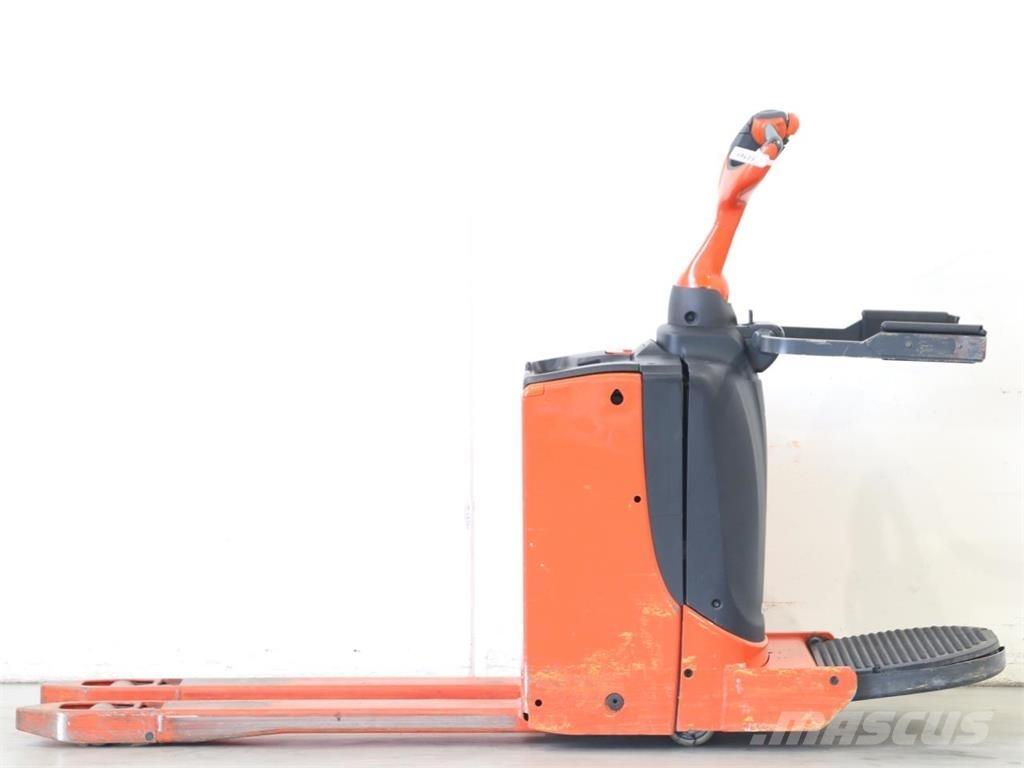 Linde T16P/1151 Gyalogkíséretű targonca