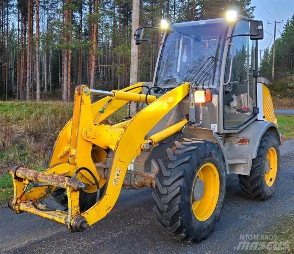 Atlas AR60 Gumikerekes homlokrakodók