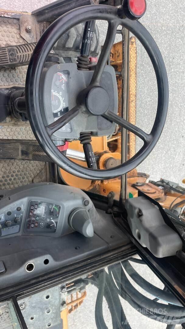 CASE WX90 Gumikerekes kotrók