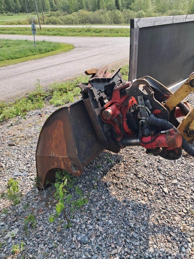 CAT 305 Mini kotrók < 7t