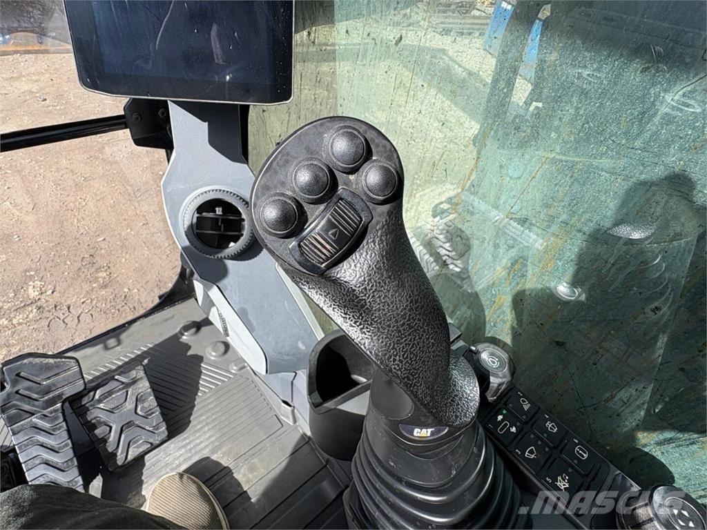CAT 325 Lánctalpas kotrók