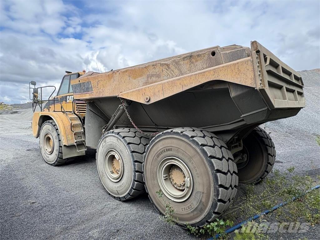 CAT 740 Csuklósdömperek