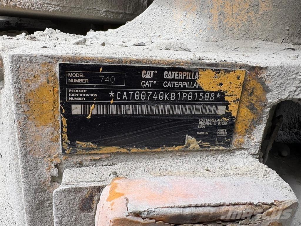 CAT 740 Csuklósdömperek