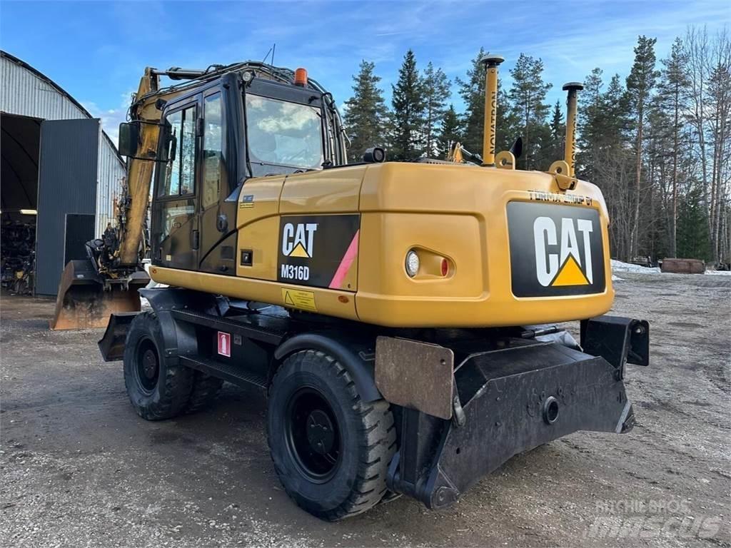 CAT M 316 D Gumikerekes kotrók