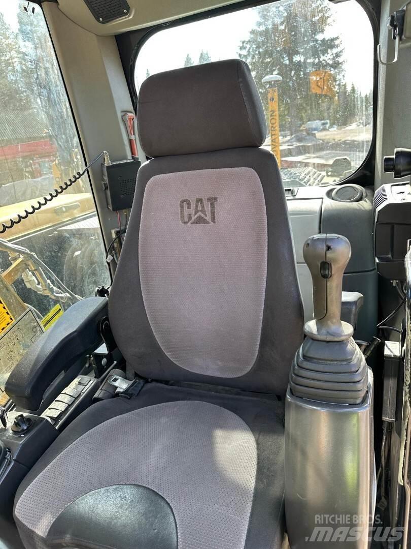 CAT M 316 D Gumikerekes kotrók