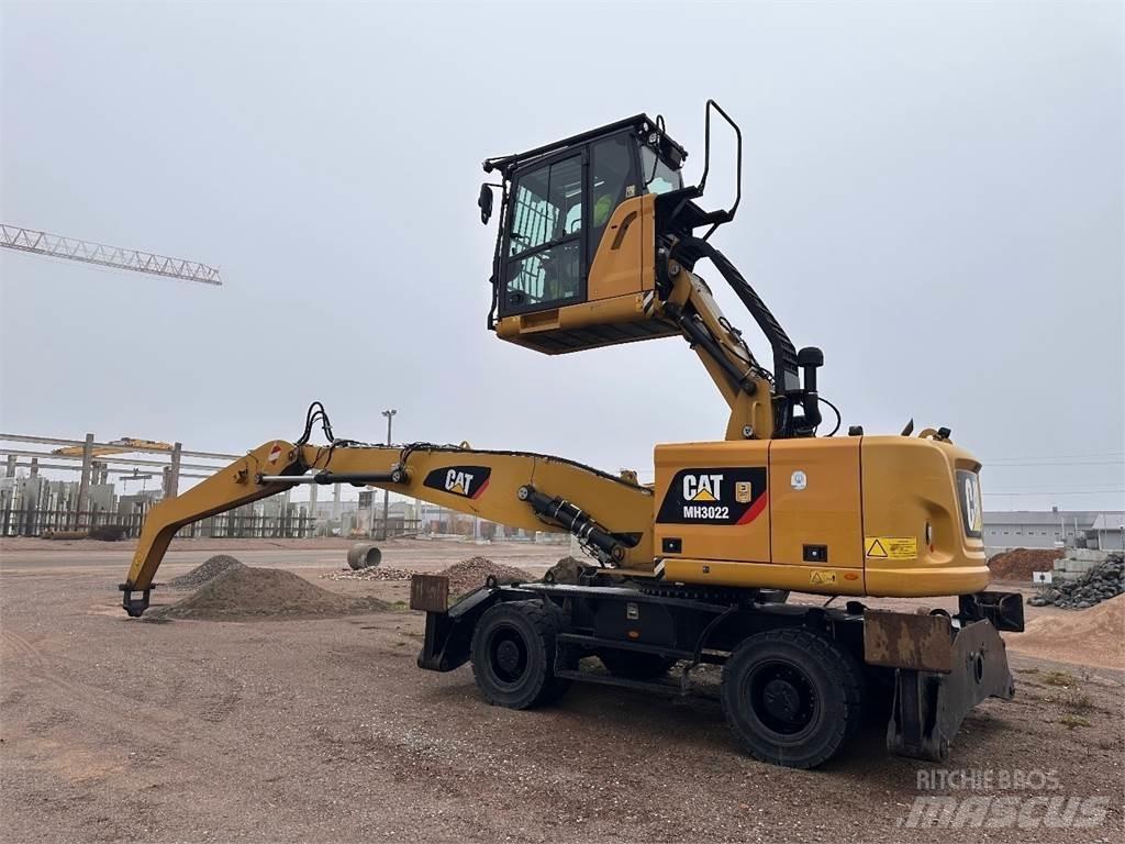 CAT MH3022 Gumikerekes kotrók