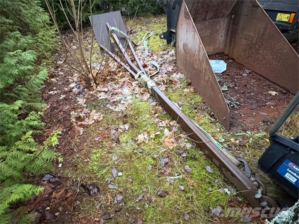 CAT TH 580 B Teleszkópos rakodók