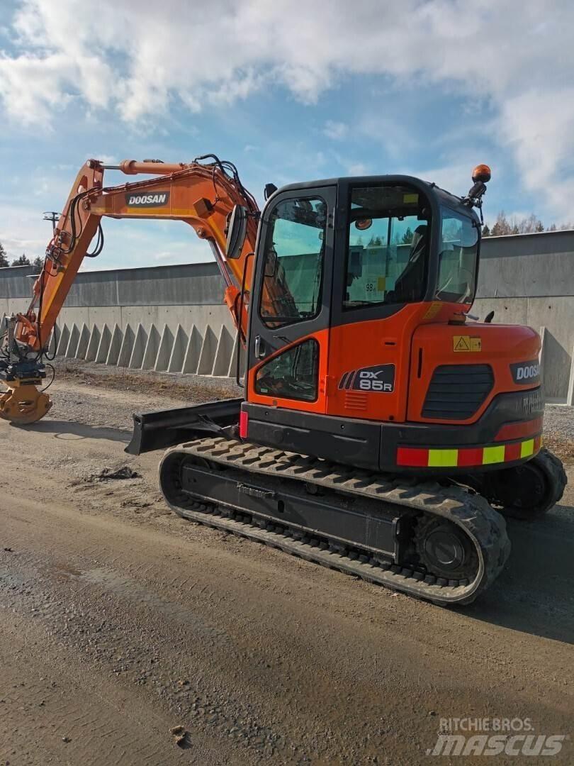 Doosan DX85 R Közepes (midi) kotrók 7 t - 12 t