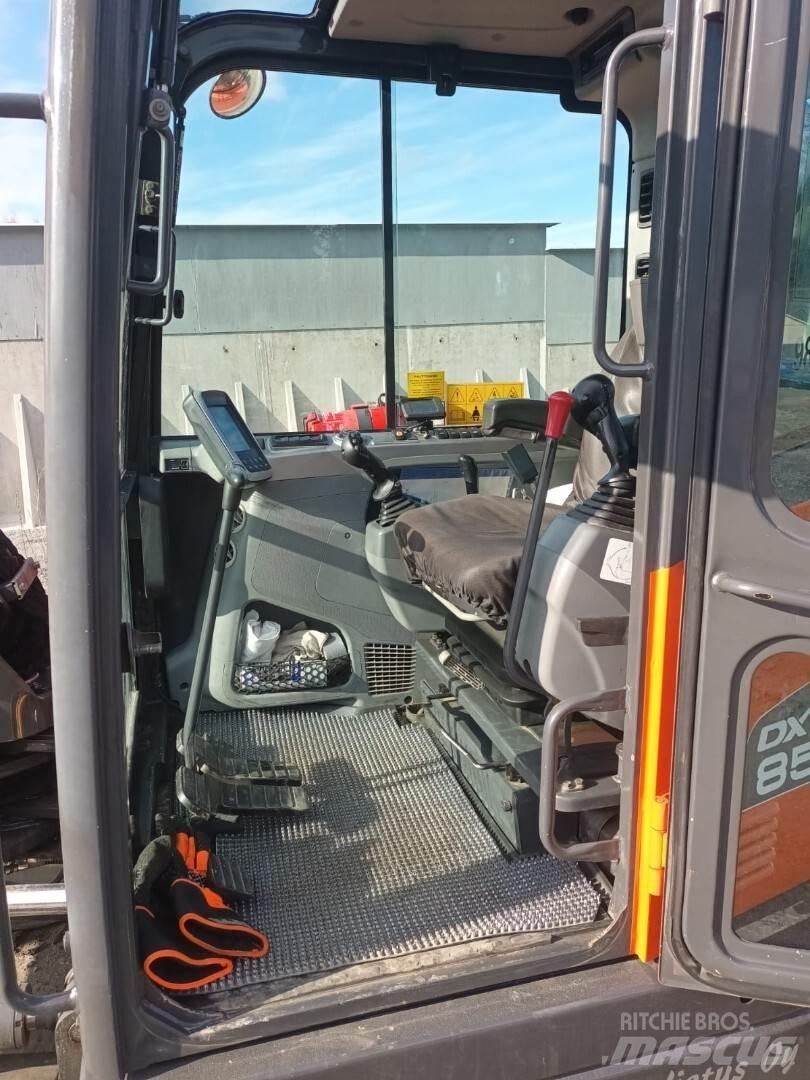 Doosan DX85 R Közepes (midi) kotrók 7 t - 12 t