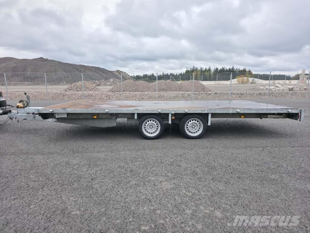 Eduard P4 3000kg Platós / Ponyvás pótkocsik
