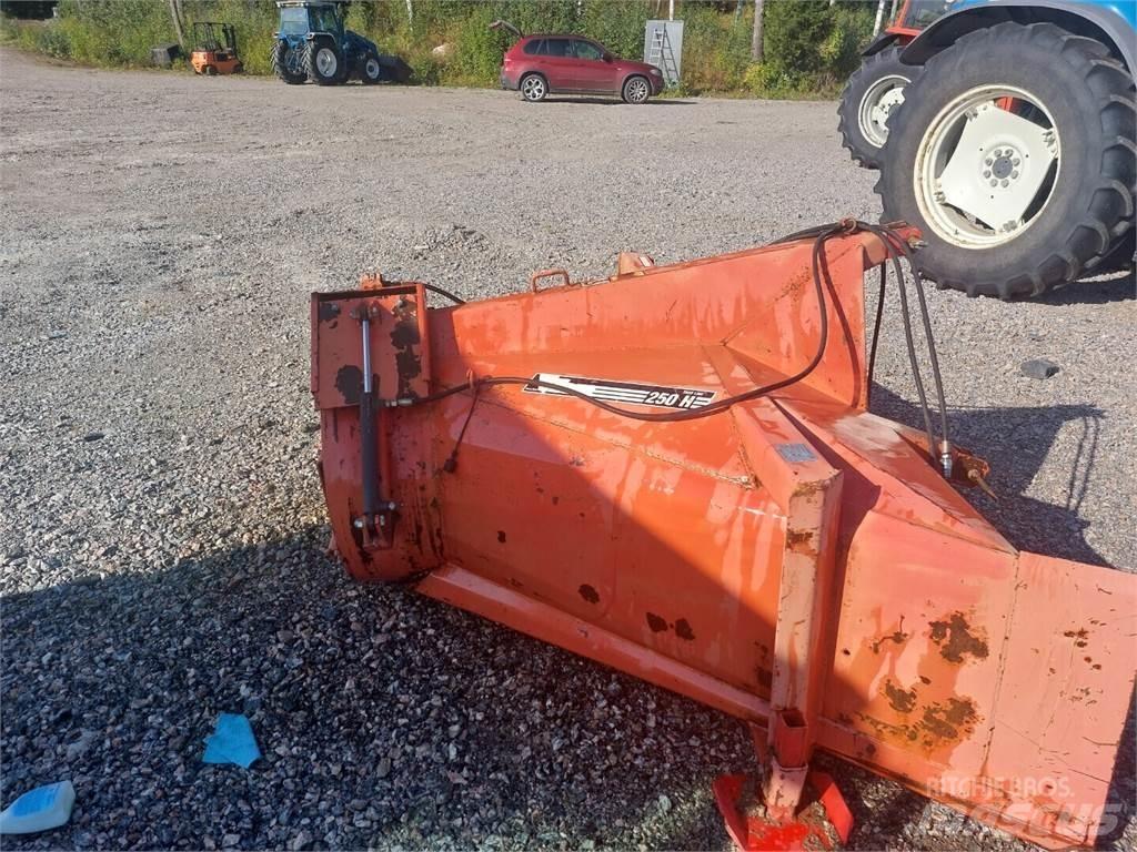 Esko 251 Egyéb útkarbantartó és hókotró gépek