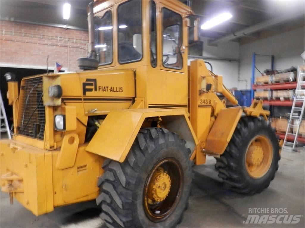 Fiat-Allis 345 B Gumikerekes homlokrakodók