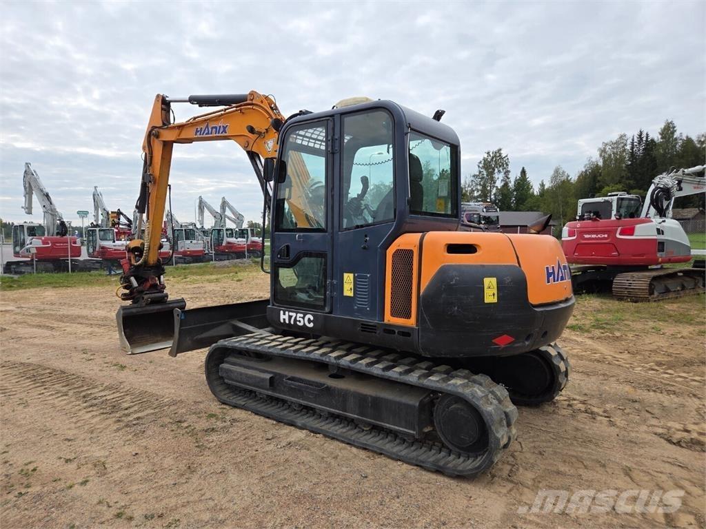Hanix H75C Közepes (midi) kotrók 7 t - 12 t