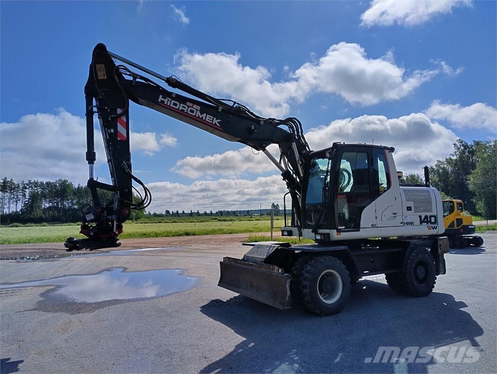 Hidromek HMK 140W Gumikerekes kotrók