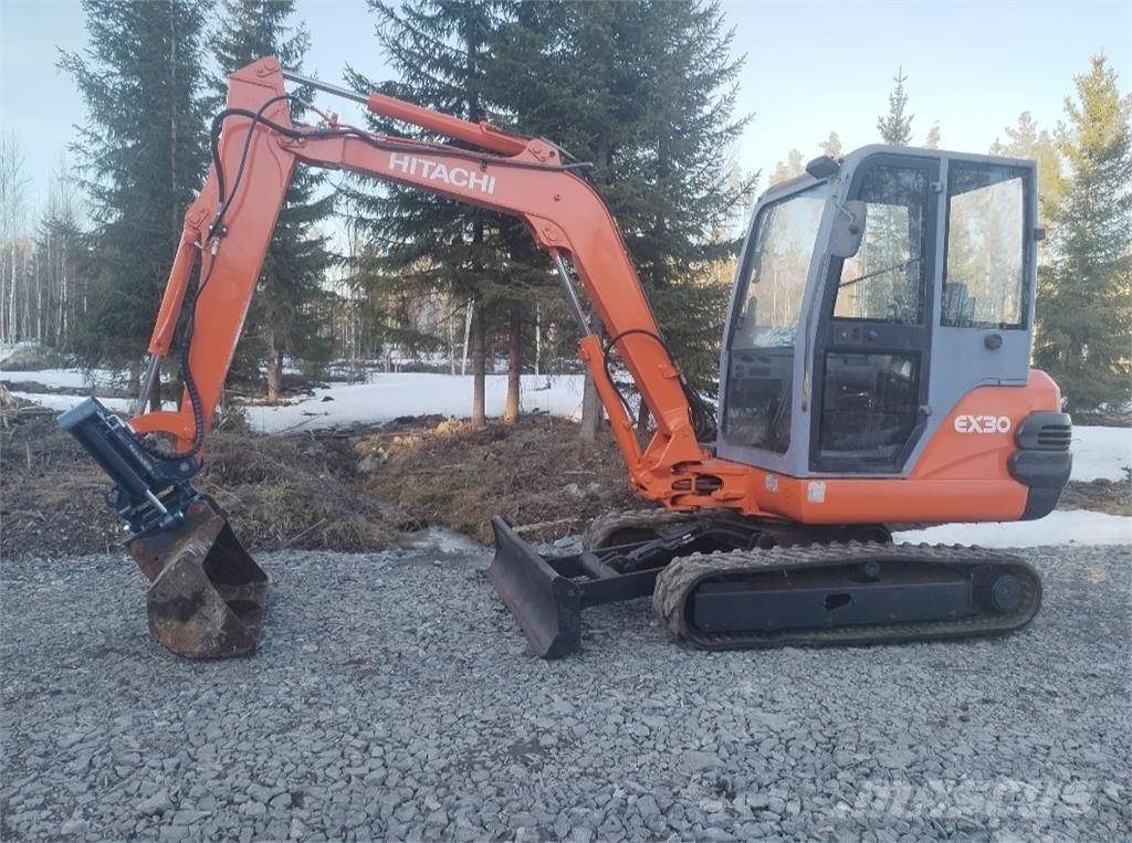 Hitachi Ex30 Mini kotrók < 7t