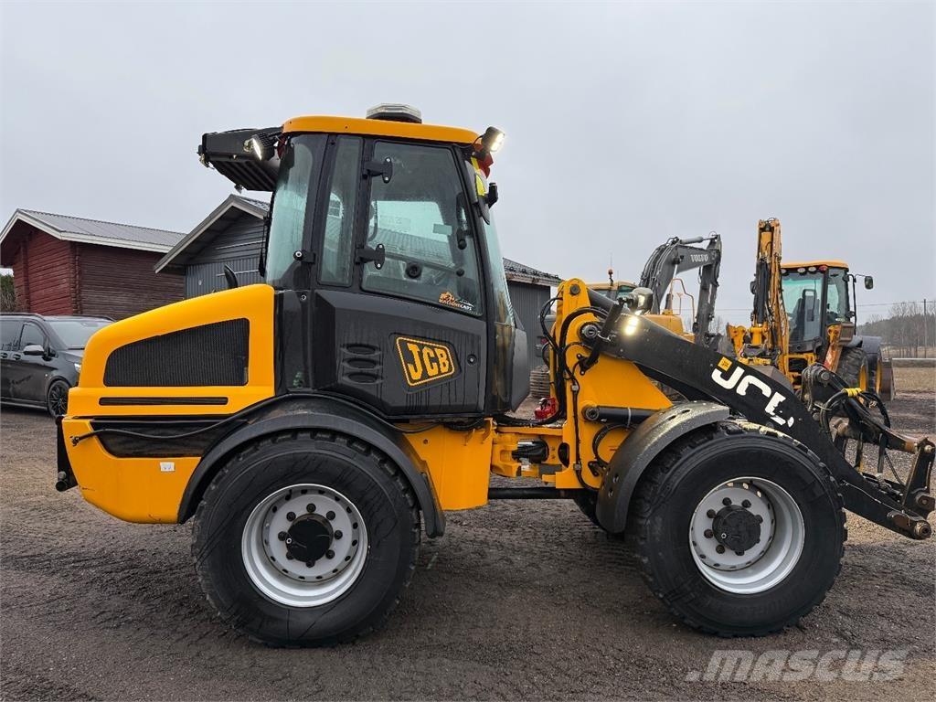 JCB 409 Gumikerekes homlokrakodók