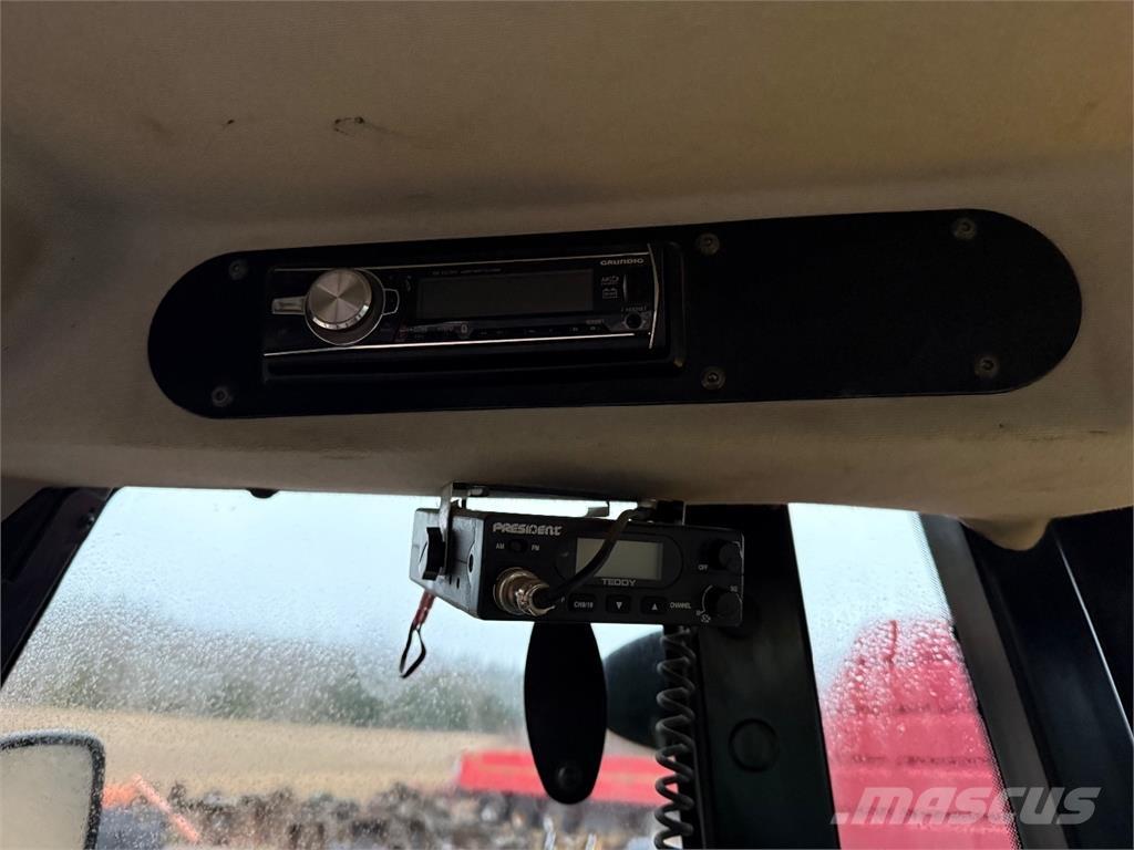 JCB 409 Gumikerekes homlokrakodók