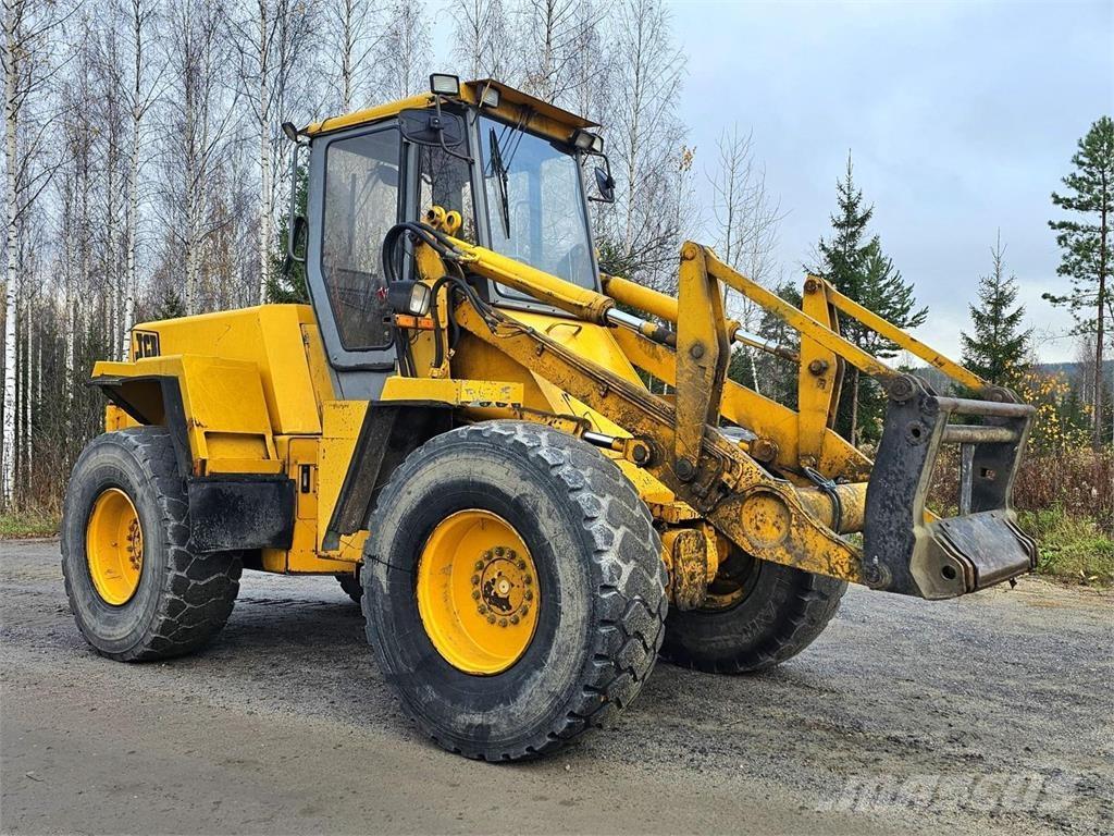 JCB 425 Gumikerekes homlokrakodók