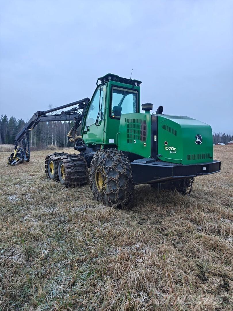 John Deere 1070 D Betakarítók