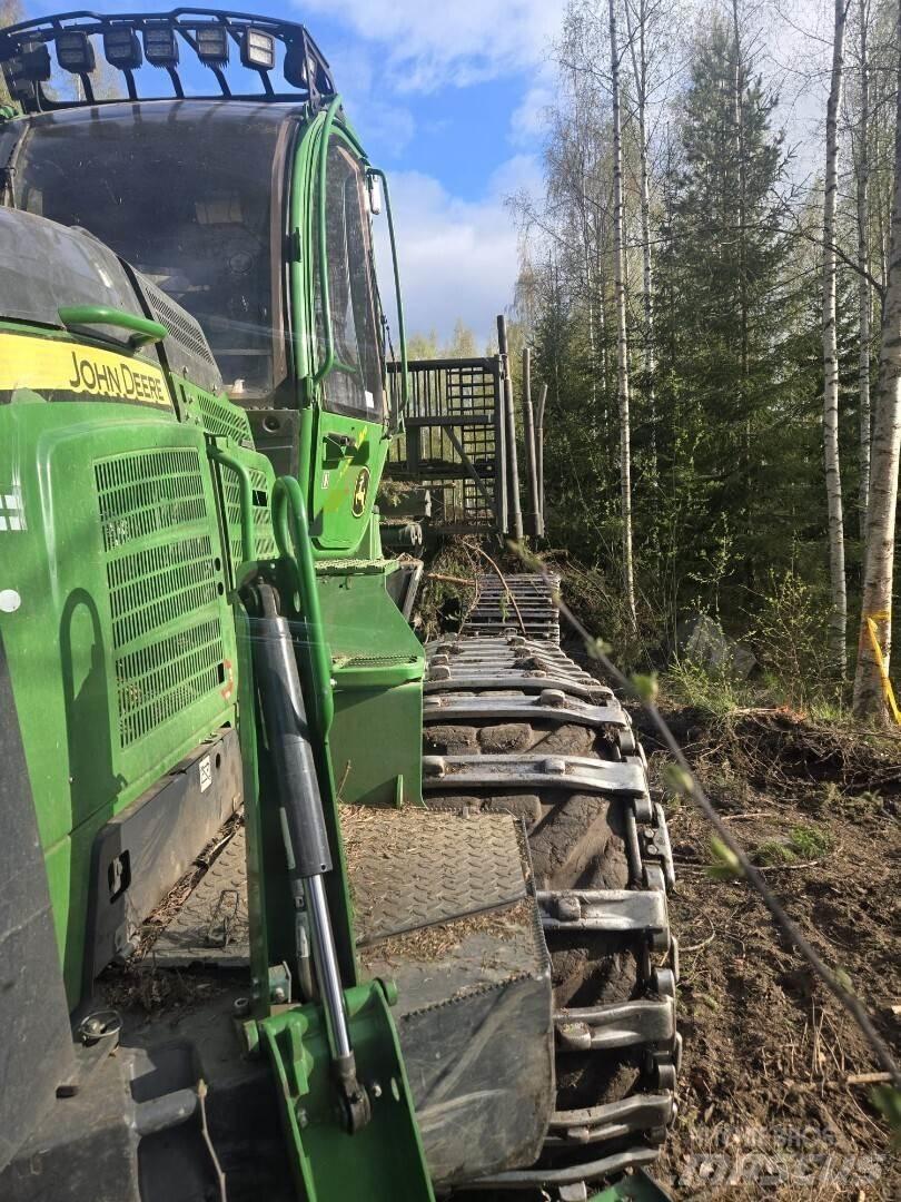 John Deere 1210 G Kihordók