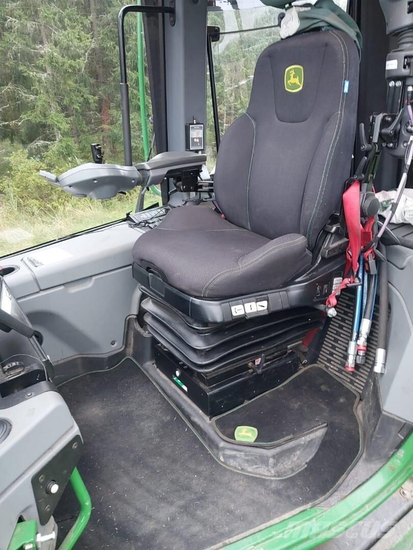 John Deere 1210G Kihordók