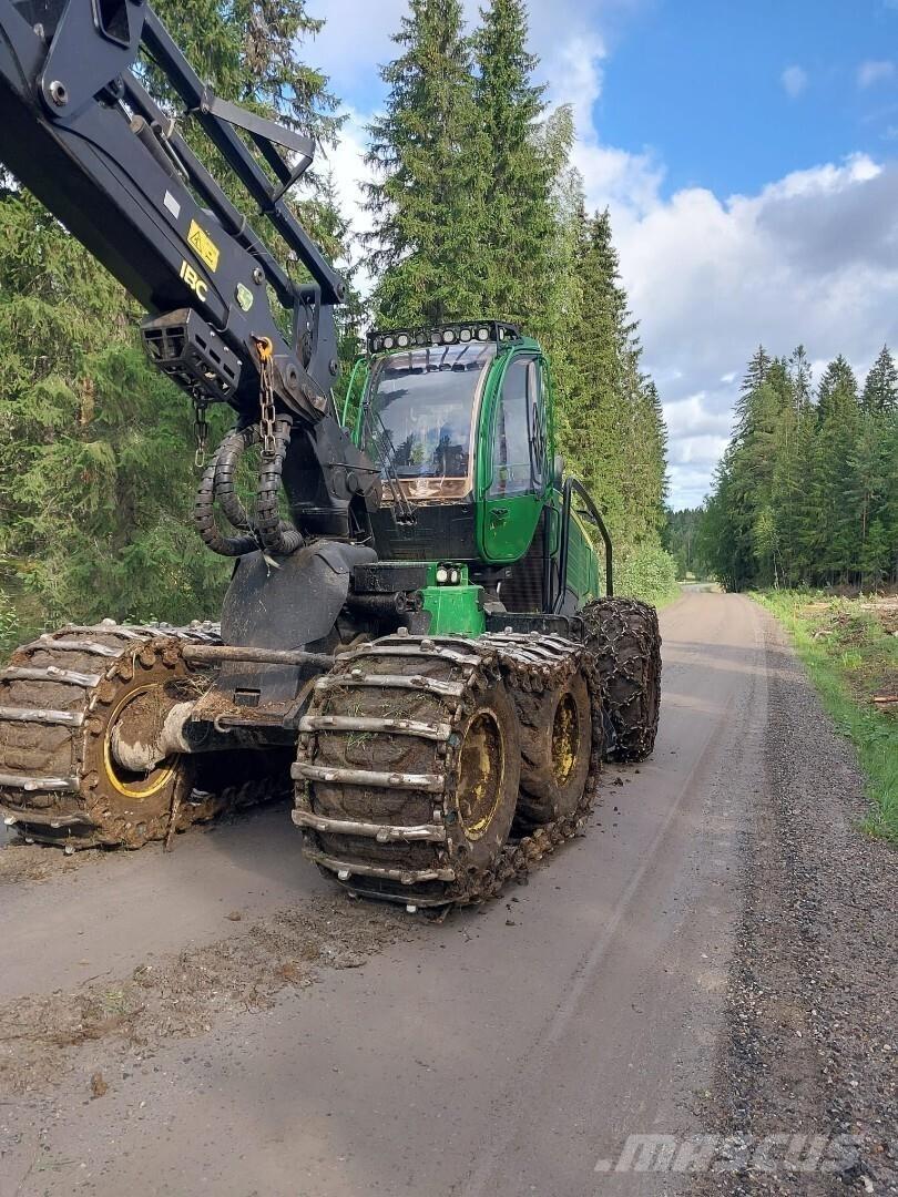 John Deere 1270 G Betakarítók