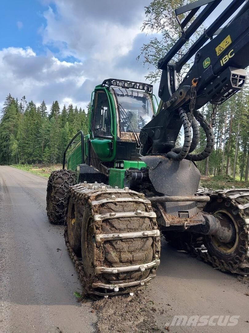 John Deere 1270 G Betakarítók