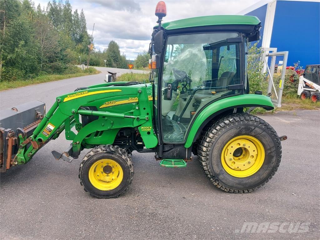 John Deere 3720 Traktorok