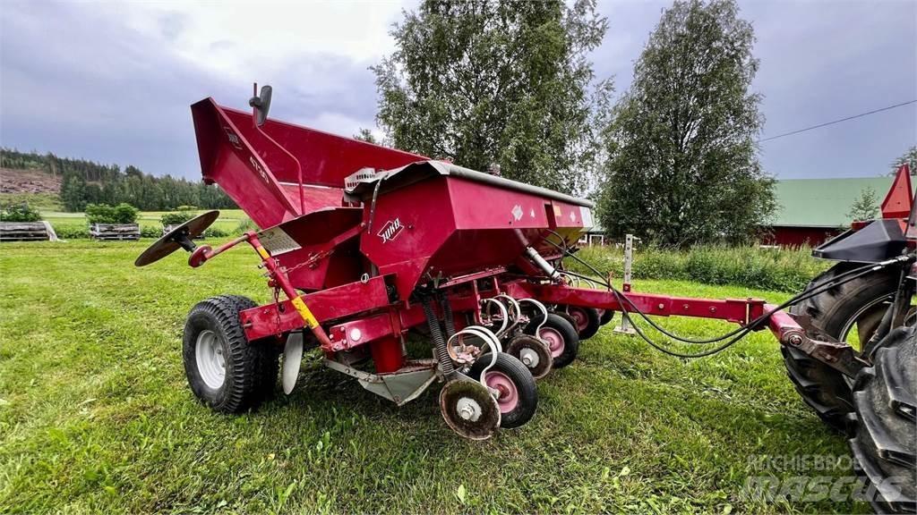 Juko 4730 Szemenként vetőgépek
