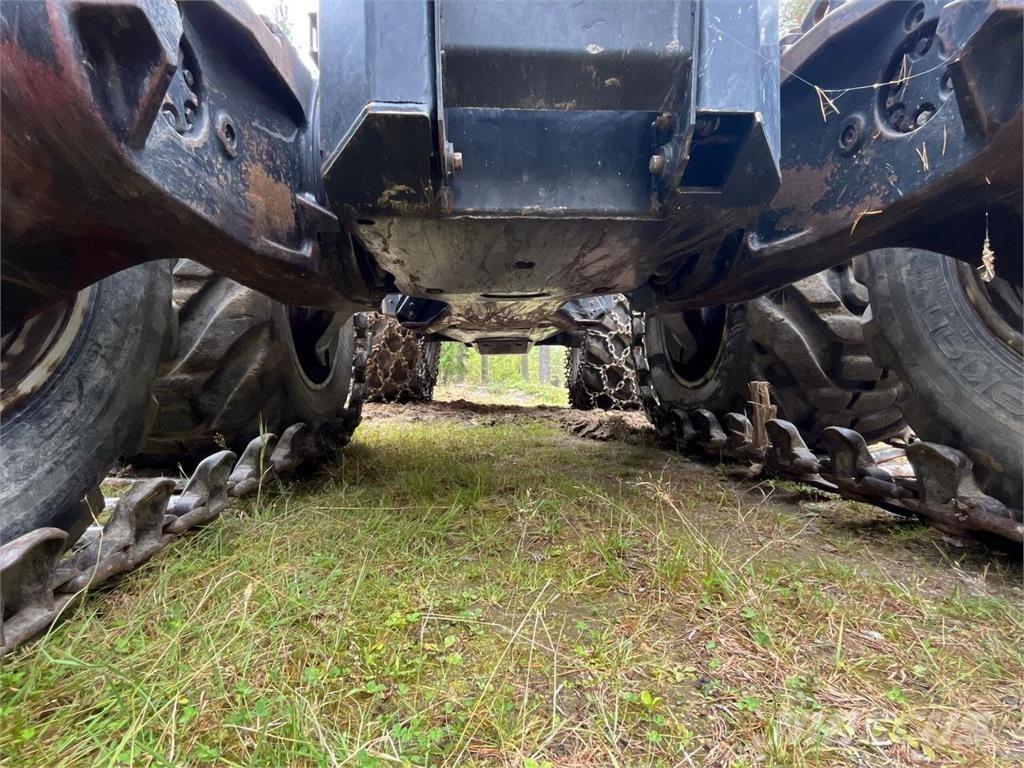 Komatsu 901 Betakarítók