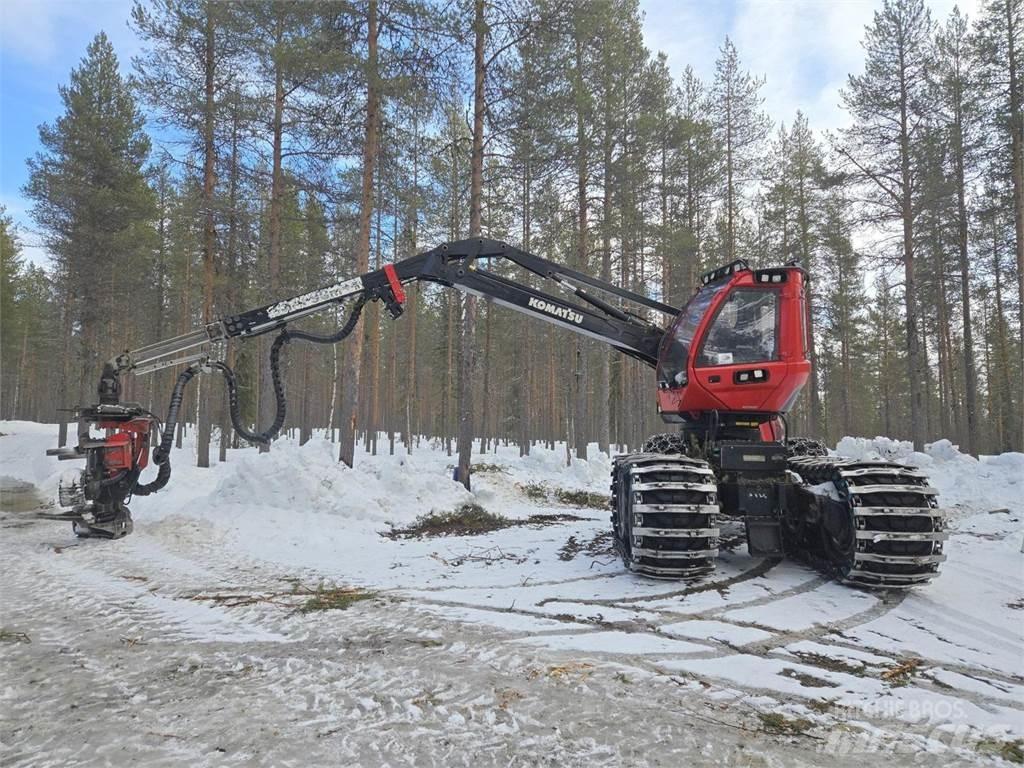 Komatsu 931 Betakarítók