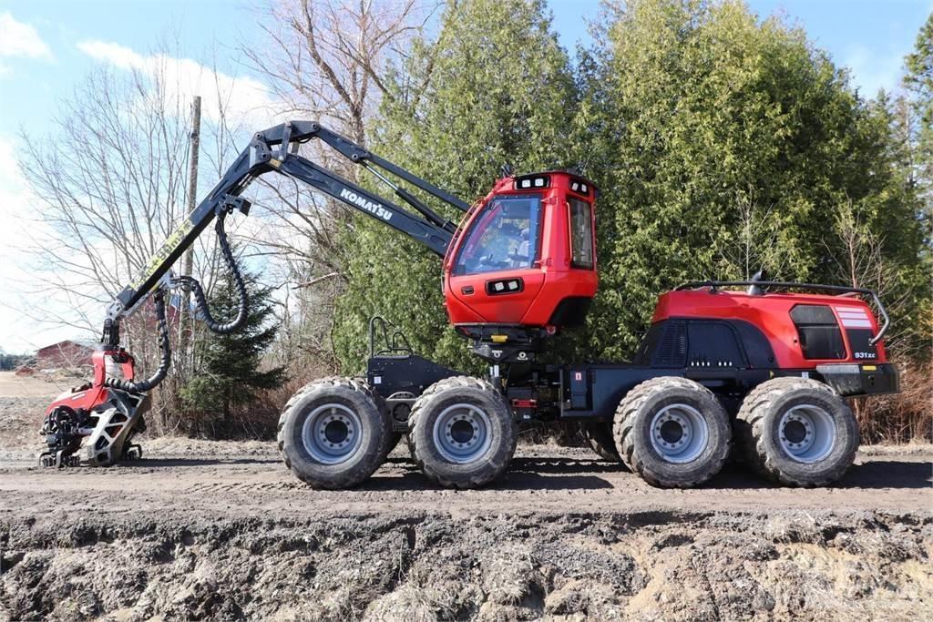 Komatsu 931XC Betakarítók
