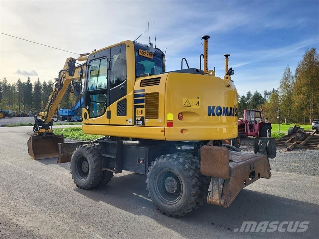 Komatsu PW 148-10 Gumikerekes kotrók