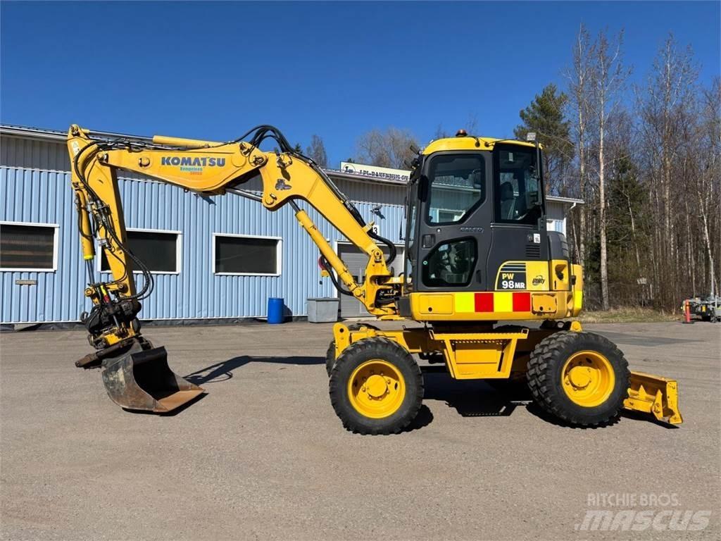 Komatsu PW 98MR-6 Gumikerekes kotrók