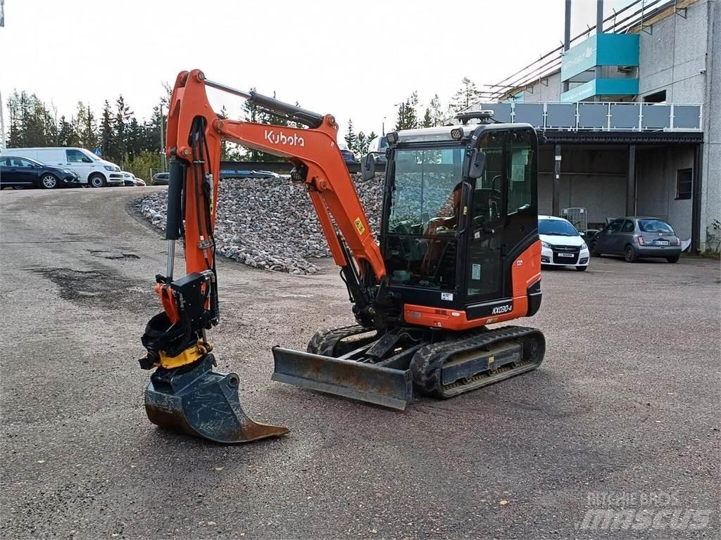 Kubota KX 030-4 Mini kotrók < 7t