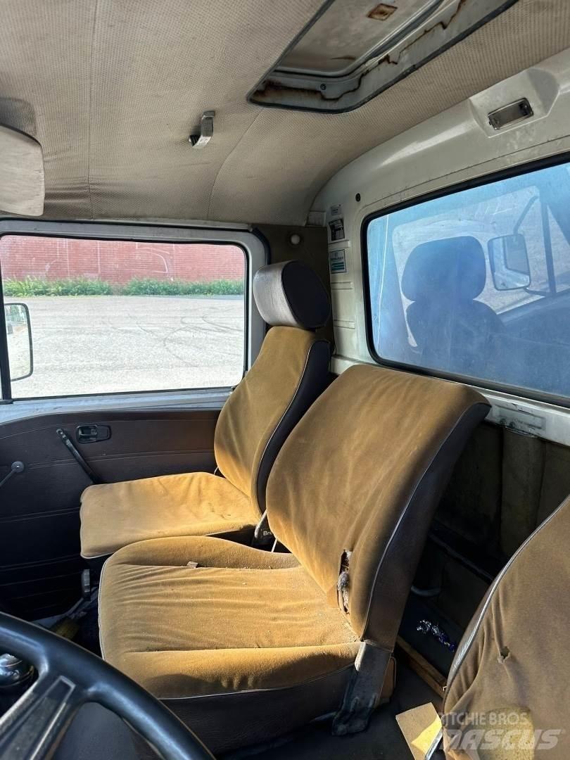 MAN Vw 9.136 Elhúzható ponyvás