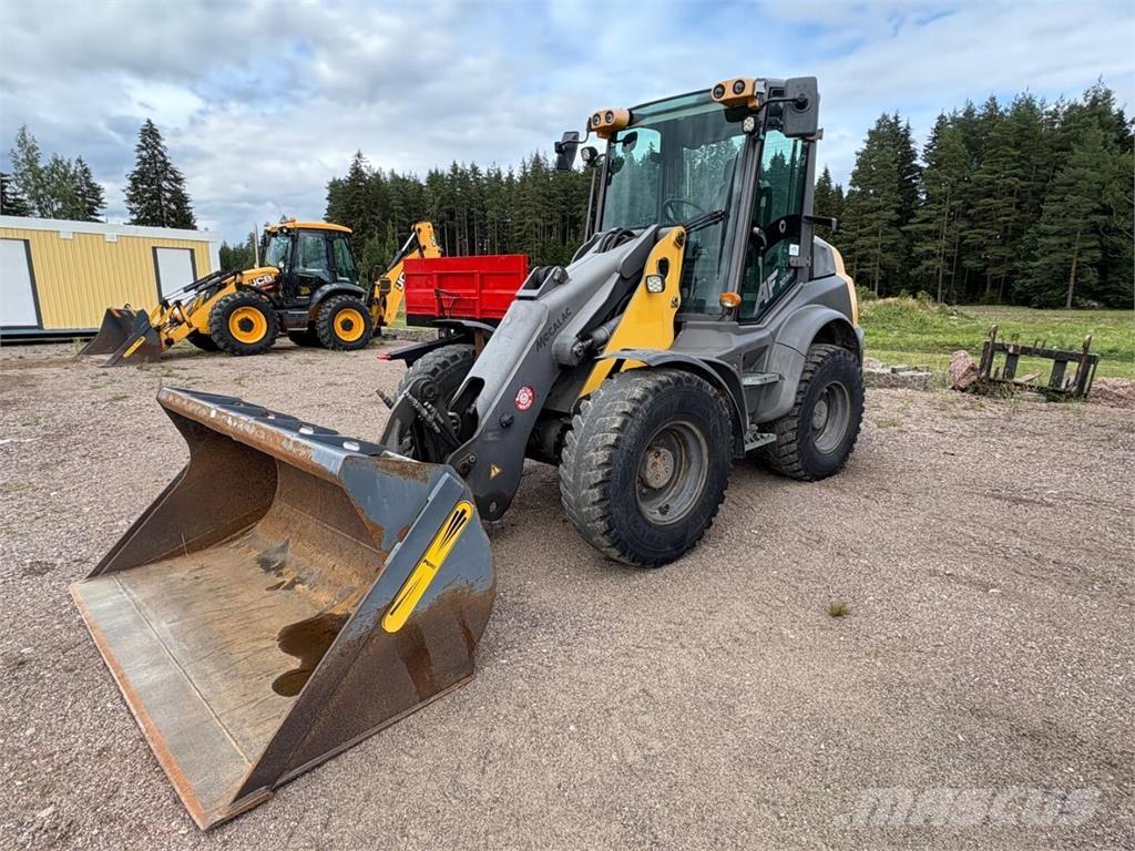 Mecalac AF 1050 Gumikerekes homlokrakodók