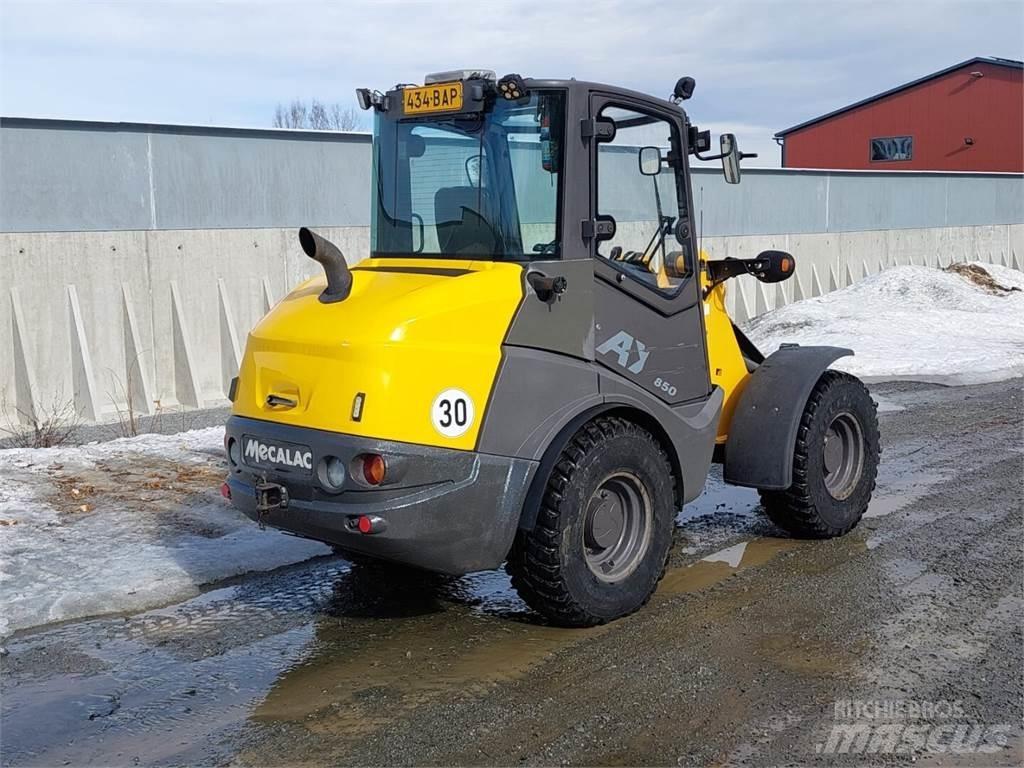 Mecalac Ax 850 Gumikerekes homlokrakodók