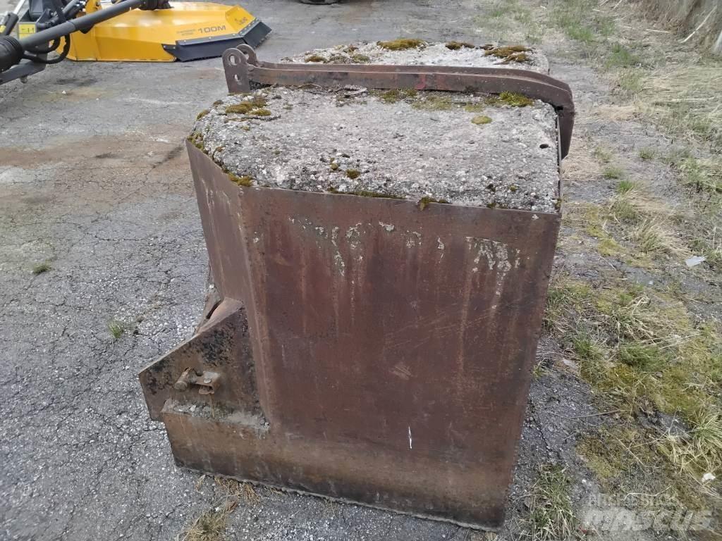  Omavalmiste Egyéb traktor tartozékok