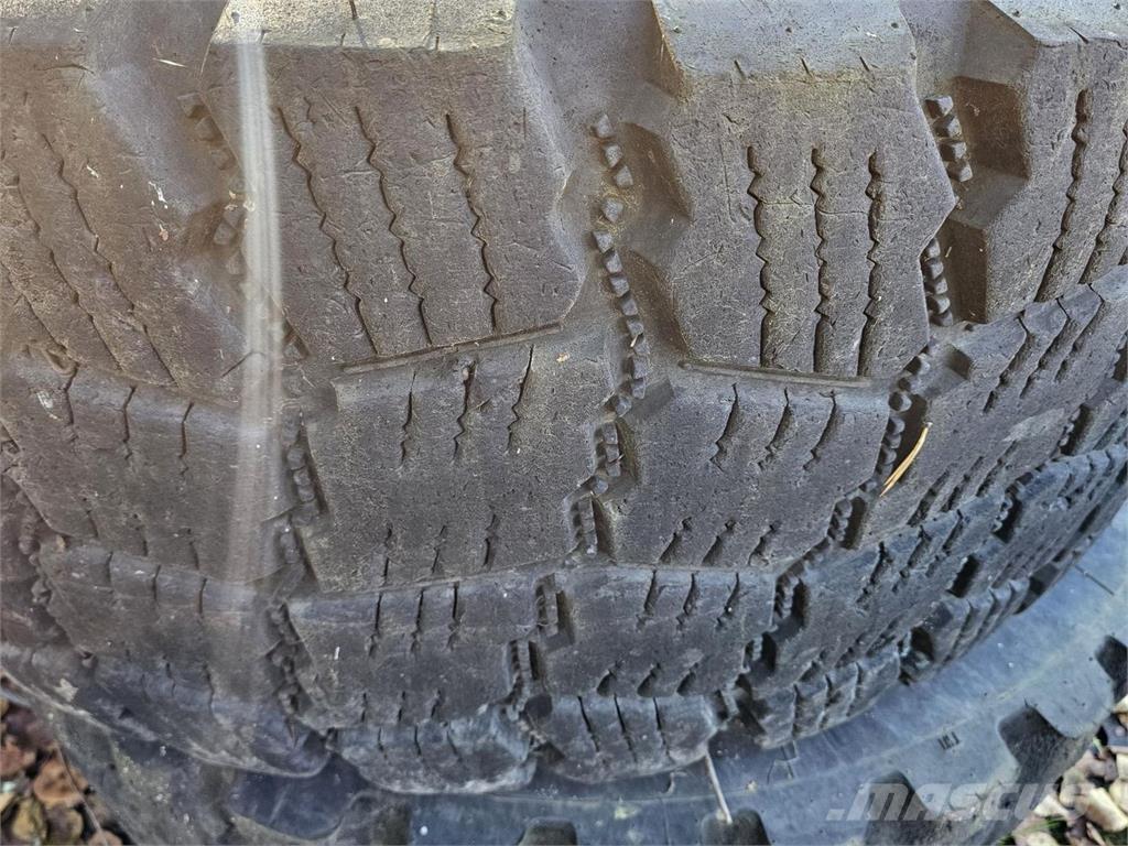  Renkaat 20.5R25 Egyéb alkatrészek