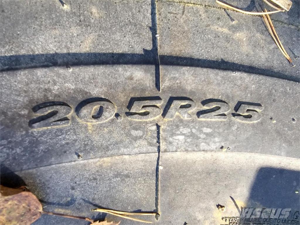  Renkaat 20.5R25 Egyéb alkatrészek
